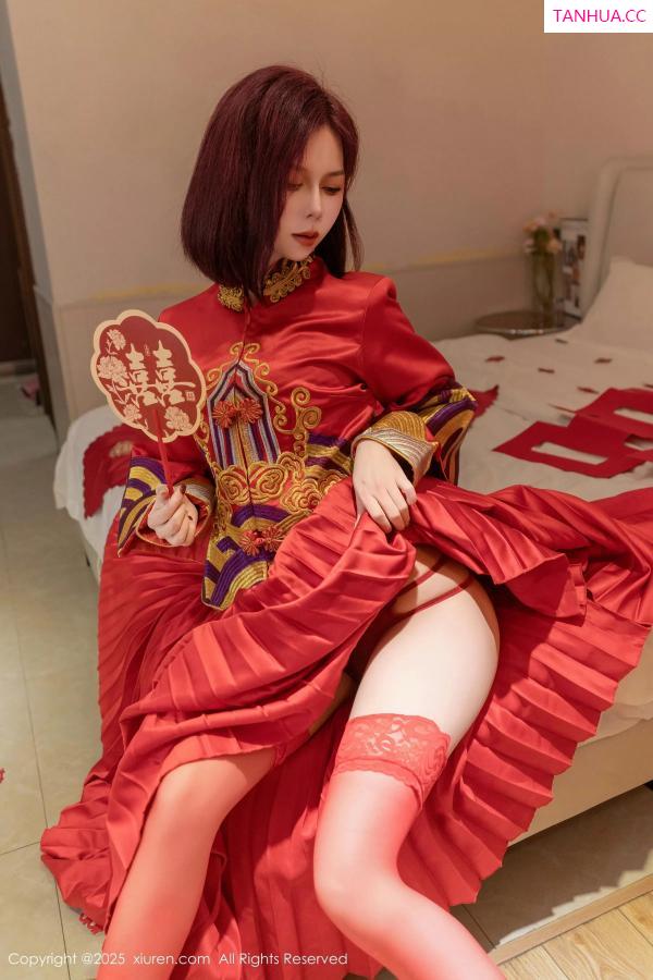   [XiuRen]高清写真图 2025.03.11 No.9995 白芷yy 丝袜美腿第9张图片